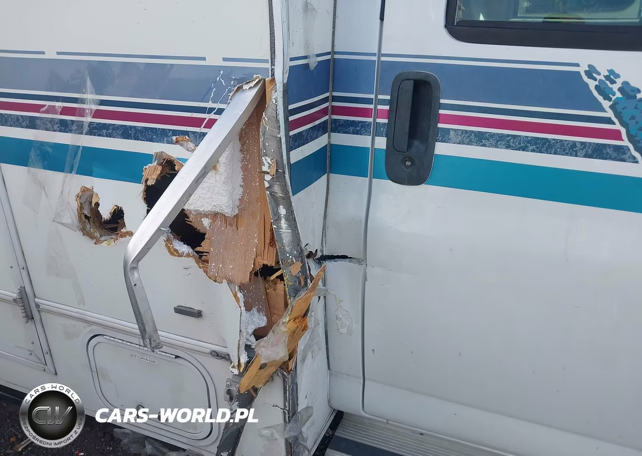 1998 Chevrolet Cutaway Rv VIN:1GBJG31J7W1028295 - 11