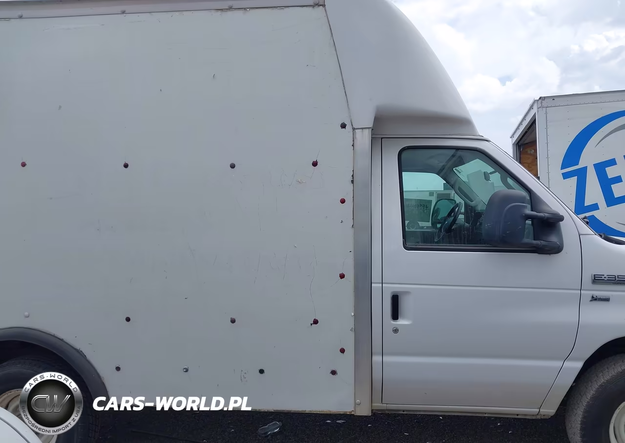 2009 Ford E-350 Cutaway VIN:1FDSE35L19DA03392 - 13