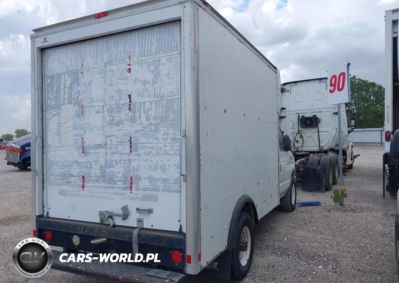 2009 Ford E-350 Cutaway VIN:1FDSE35L19DA03392 - 4