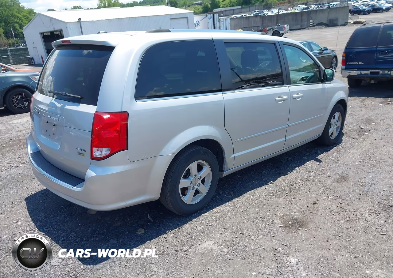 2011 Dodge Grand Caravan Crew VIN:2D4RN5DGXBR662337 - 4