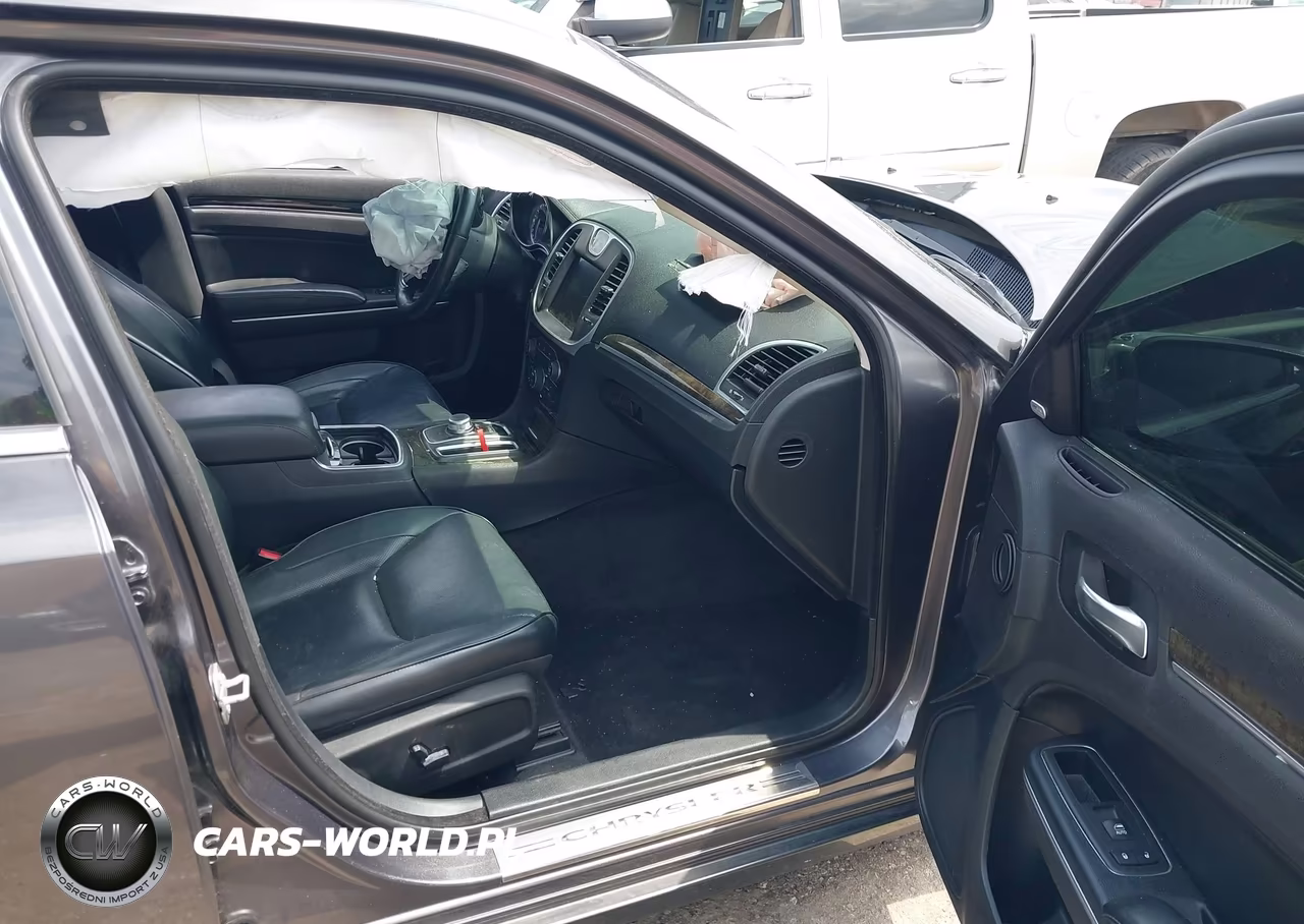 2016 Chrysler 300C VIN:2C3CCAEG3GH151893 - 5