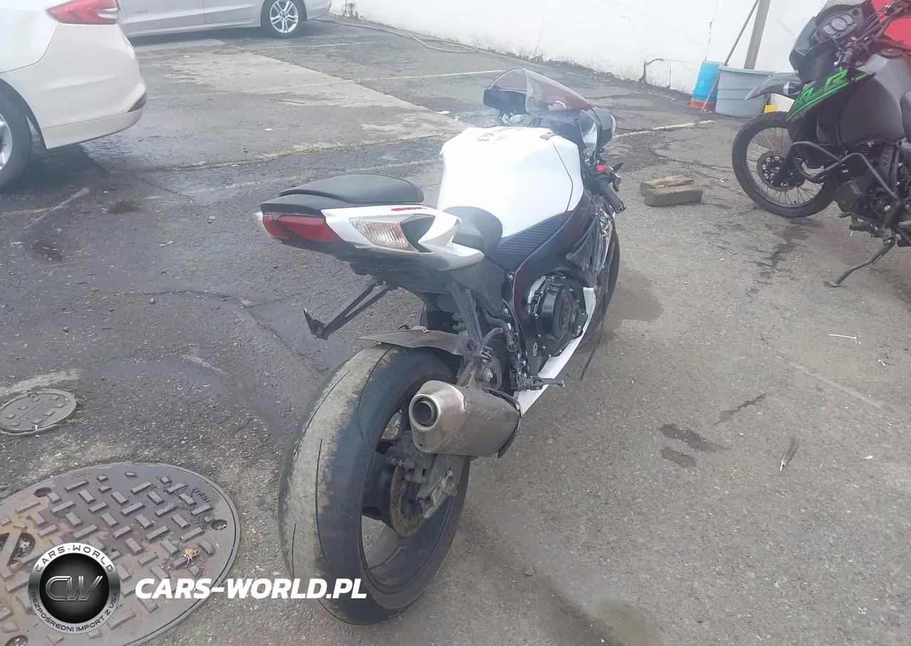 2023 Suzuki Gsx-R600 VIN:JS1GN7FA8P7100318 - 4