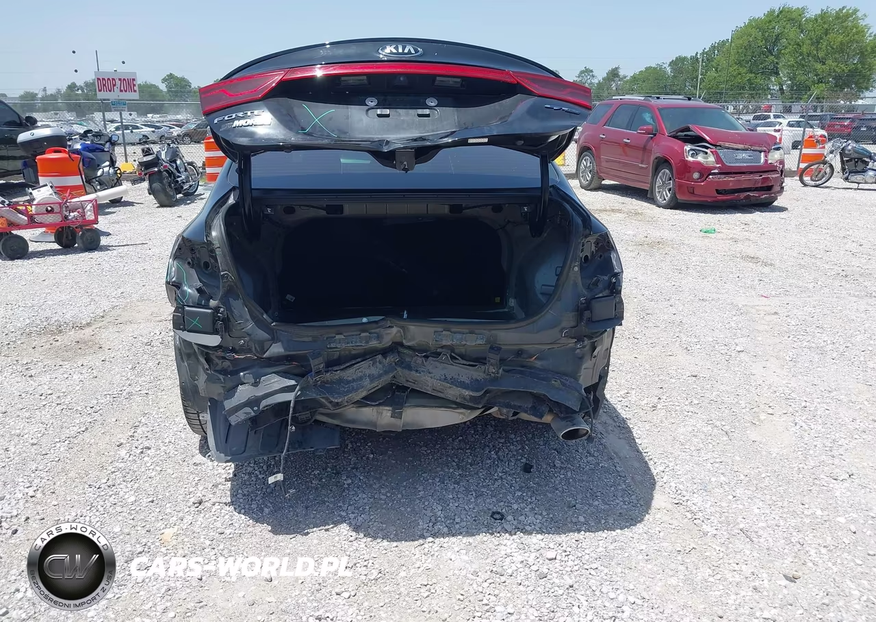 2021 Kia Forte Gt-Line VIN:3KPF34AD7ME360342 - 6