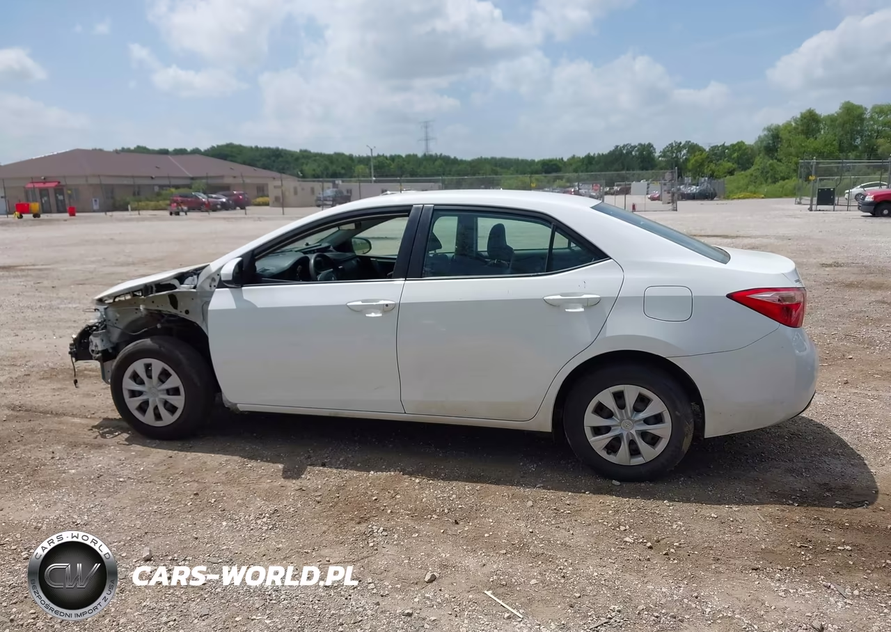 2018 Toyota Corolla L VIN:2T1BURHE0JC030365 - 14
