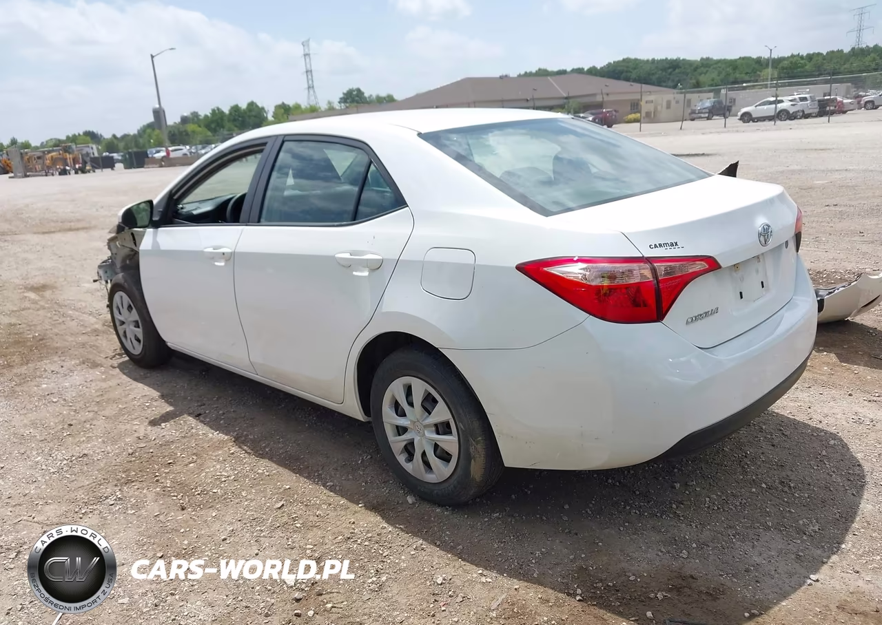 2018 Toyota Corolla L VIN:2T1BURHE0JC030365 - 3