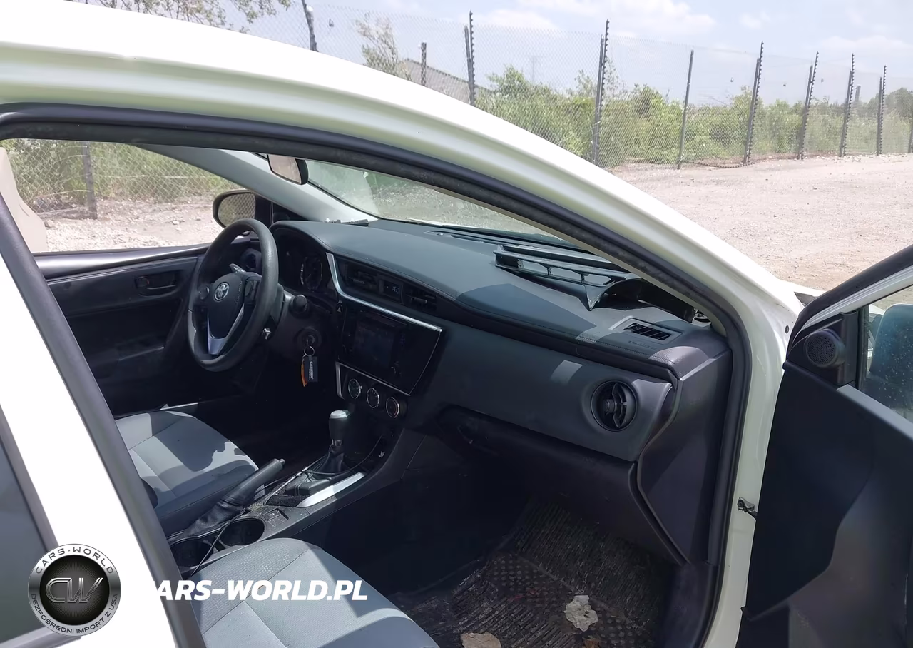 2018 Toyota Corolla L VIN:2T1BURHE0JC030365 - 5