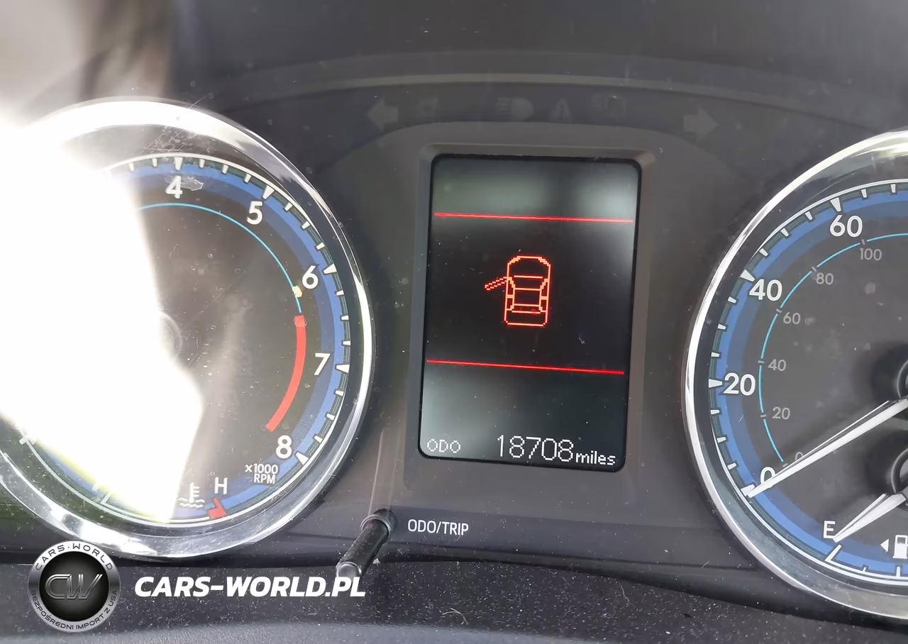 2018 Toyota Corolla L VIN:2T1BURHE0JC030365 - 7