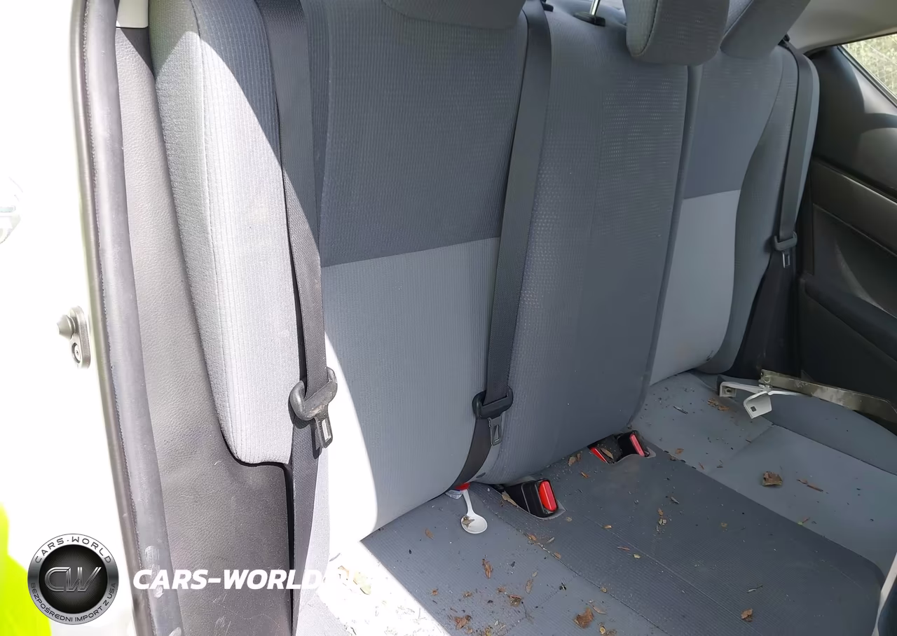 2018 Toyota Corolla L VIN:2T1BURHE0JC030365 - 8