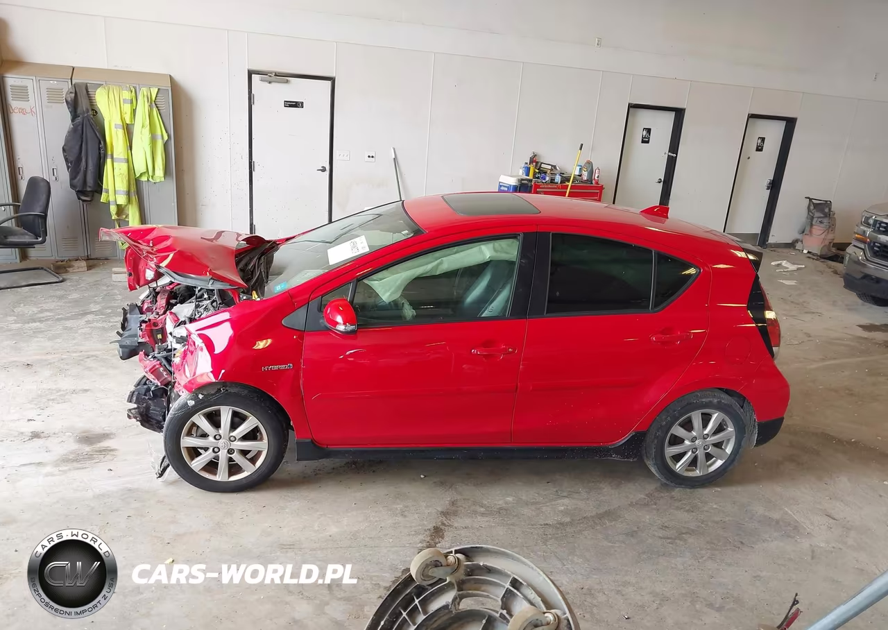 2017 Toyota Prius C Technology VIN:JTDKDTB34H1594765 - 14