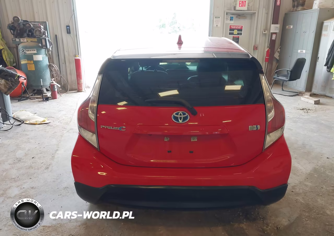 2017 Toyota Prius C Technology VIN:JTDKDTB34H1594765 - 16
