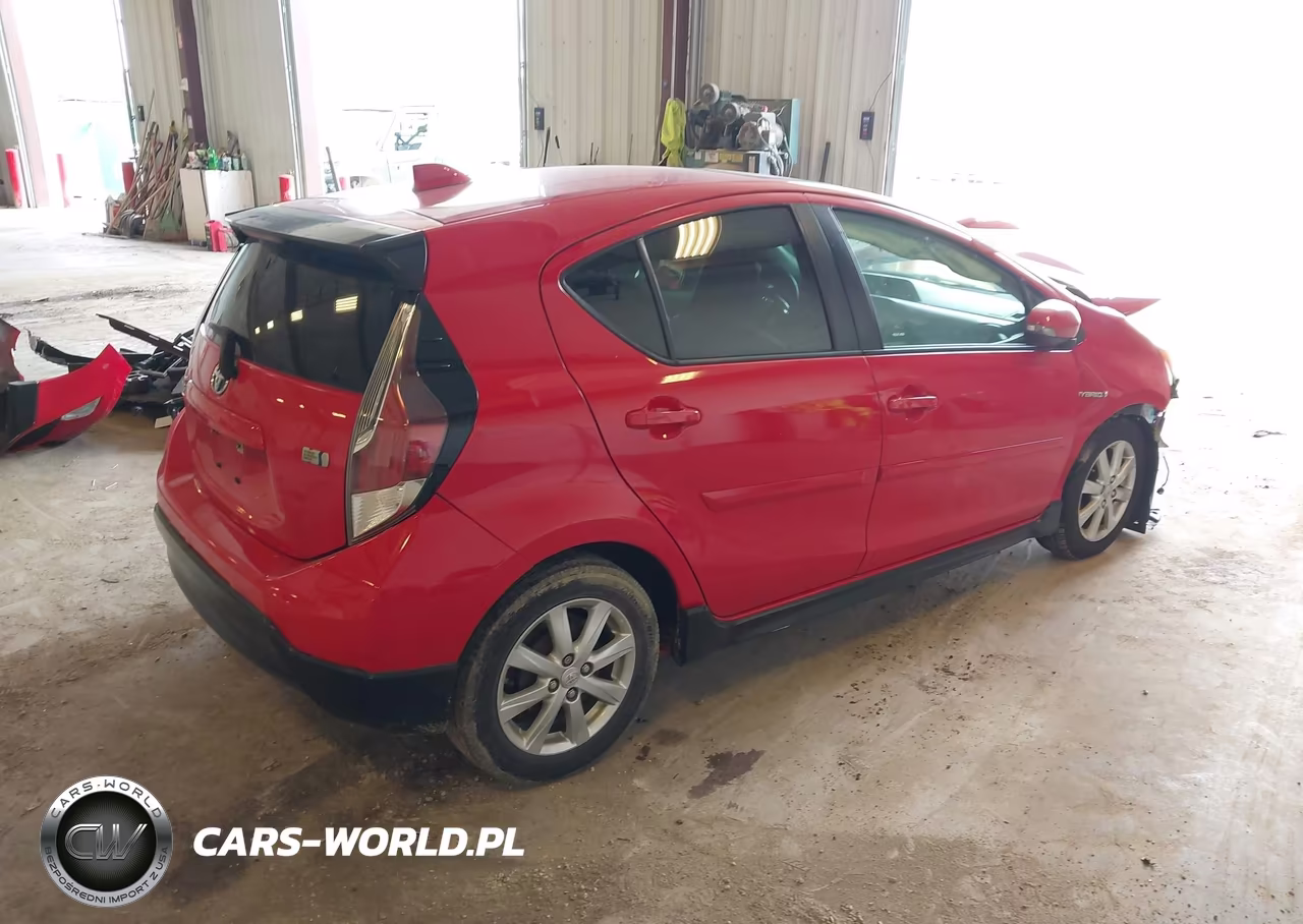 2017 Toyota Prius C Technology VIN:JTDKDTB34H1594765 - 4
