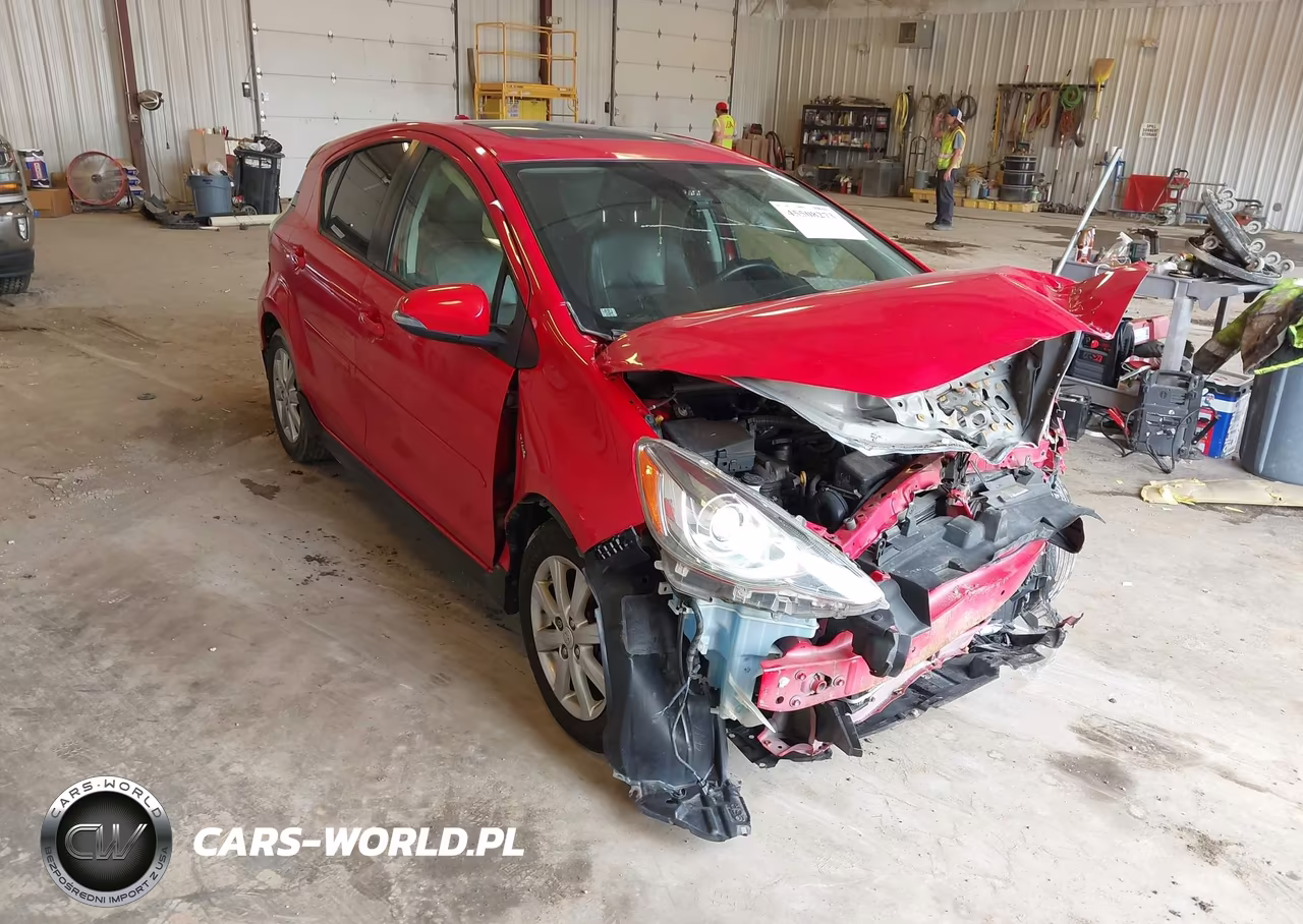 2017 Toyota Prius C Technology VIN:JTDKDTB34H1594765 - 6