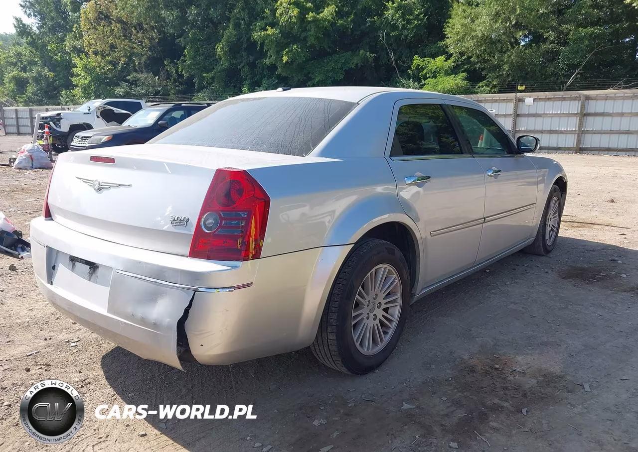2010 Chrysler 300 Touring-Signature Series-Executive Series VIN:2C3CA5CV9AH289895 - 4