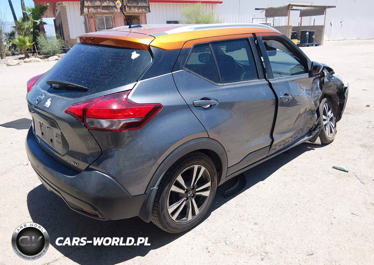 2019 Nissan Kicks Sv VIN:3N1CP5CUXKL535849 - 4