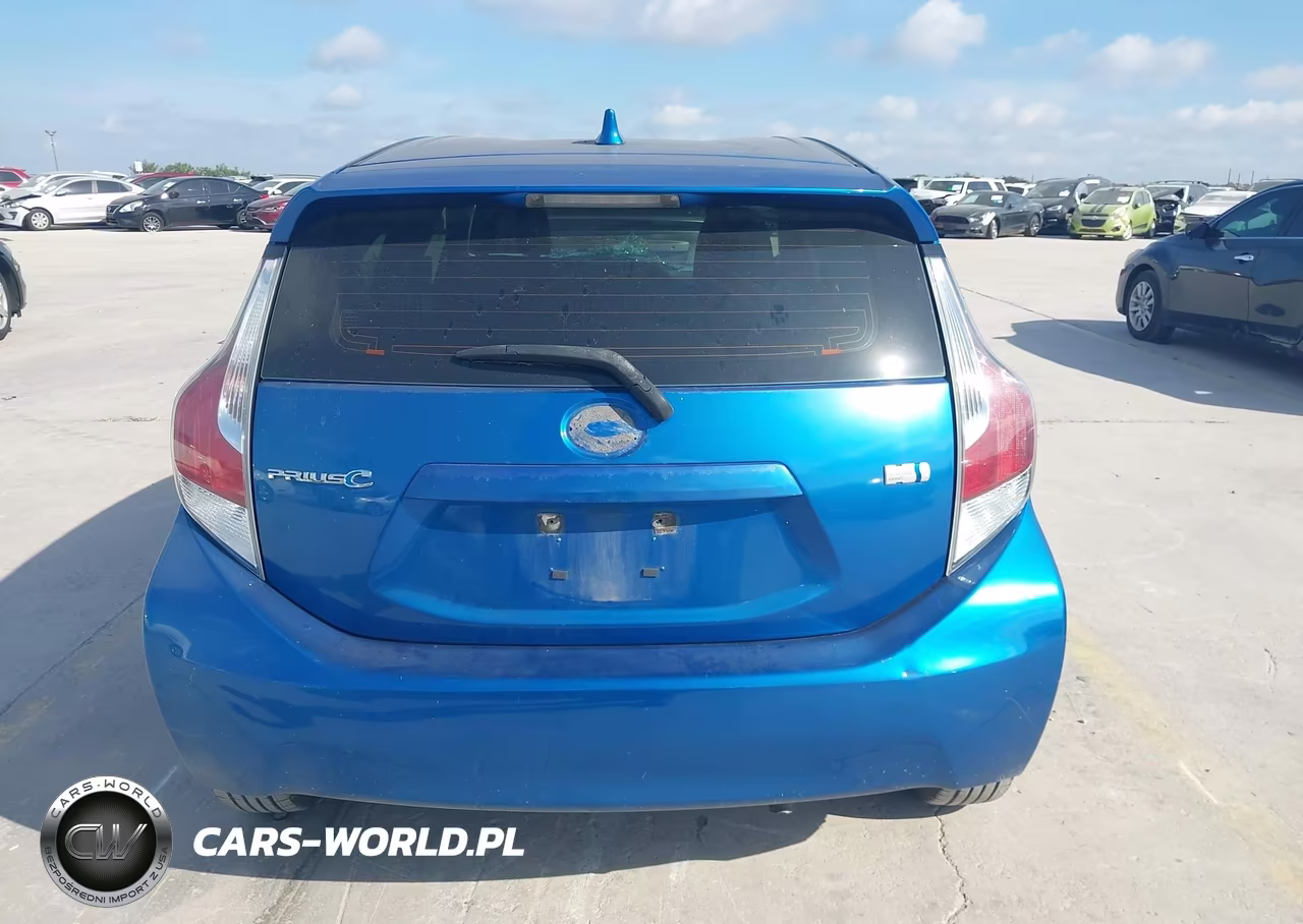 2015 Toyota Prius C Two VIN:JTDKDTB32F1578965 - 16