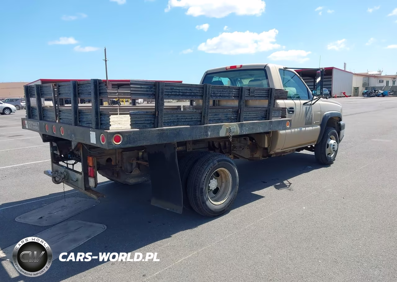 2007 Chevrolet Silverado 3500 Chassis Classic Work Truck VIN:1GBJC34U17E181461 - 4