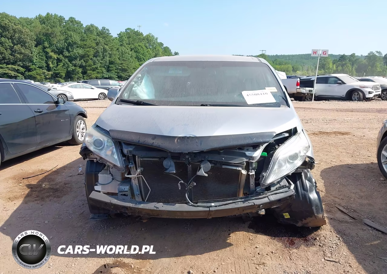 2015 Toyota Sienna Le 8 Passenger VIN:5TDKK3DC2FS557281 - 13