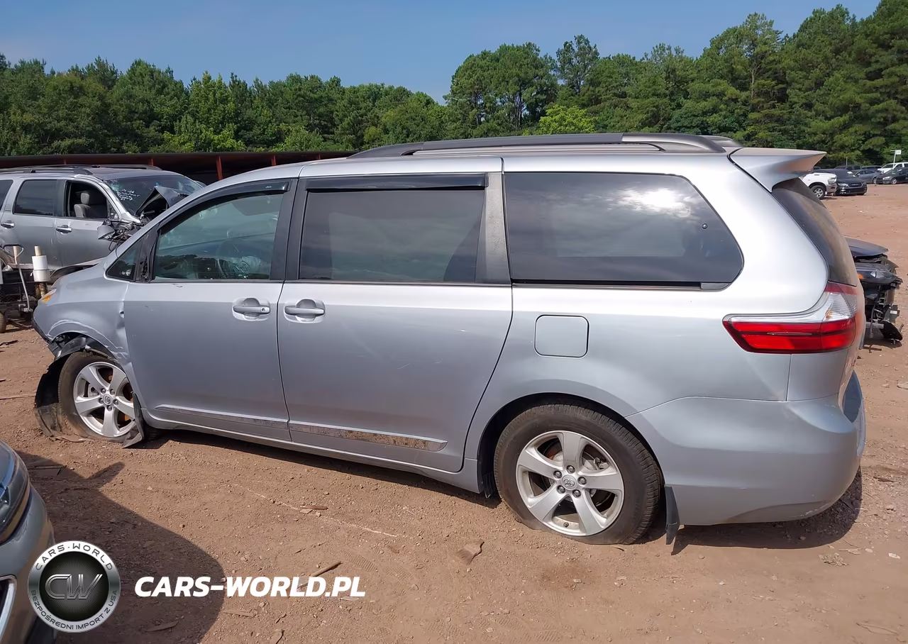 2015 Toyota Sienna Le 8 Passenger VIN:5TDKK3DC2FS557281 - 15