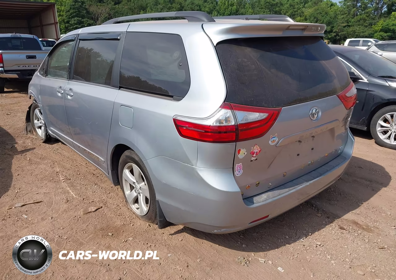 2015 Toyota Sienna Le 8 Passenger VIN:5TDKK3DC2FS557281 - 3