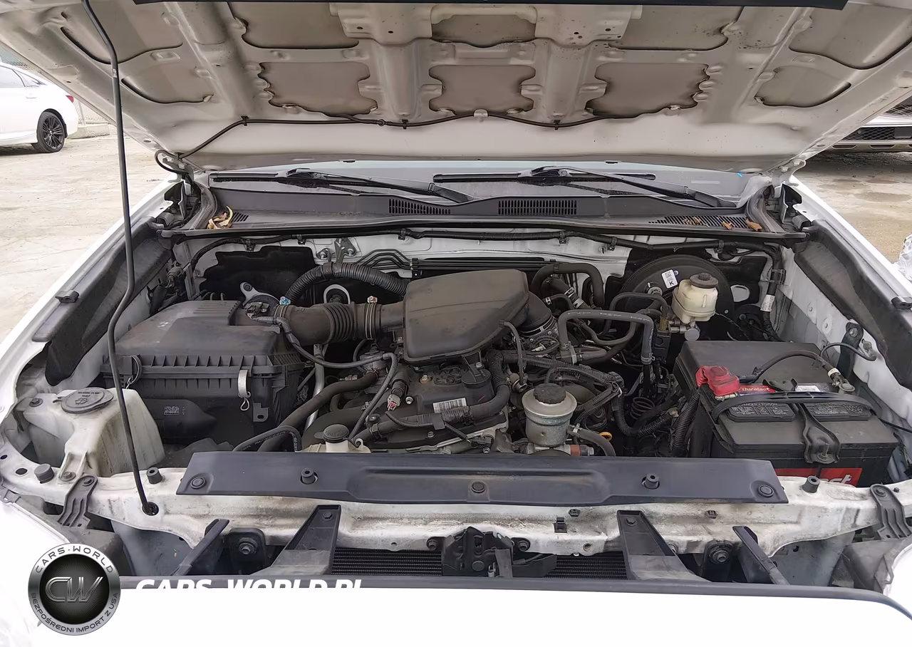 2017 Toyota Tacoma Sr VIN:5TFRX5GN8HX100027 - 10