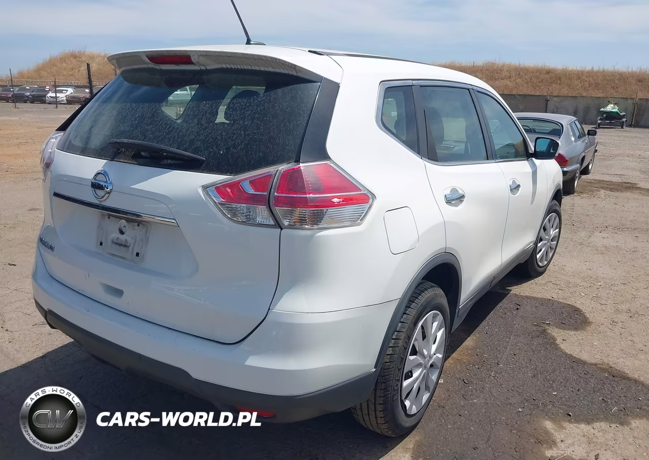 2015 Nissan Rogue S VIN:5N1AT2MT1FC833532 - 4