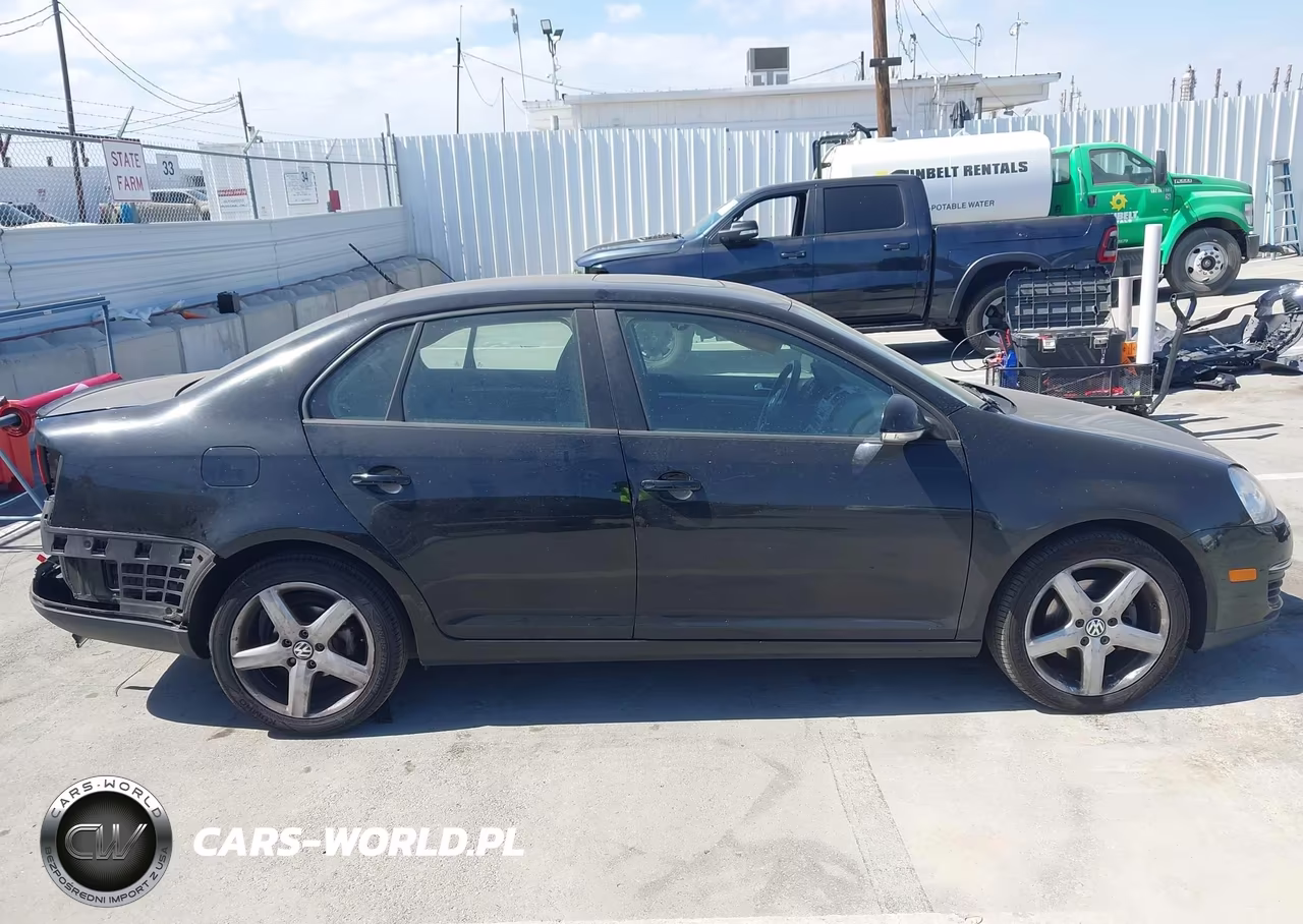 2010 Volkswagen Jetta Limited Edition VIN:3VWRZ7AJ4AM150945 - 14