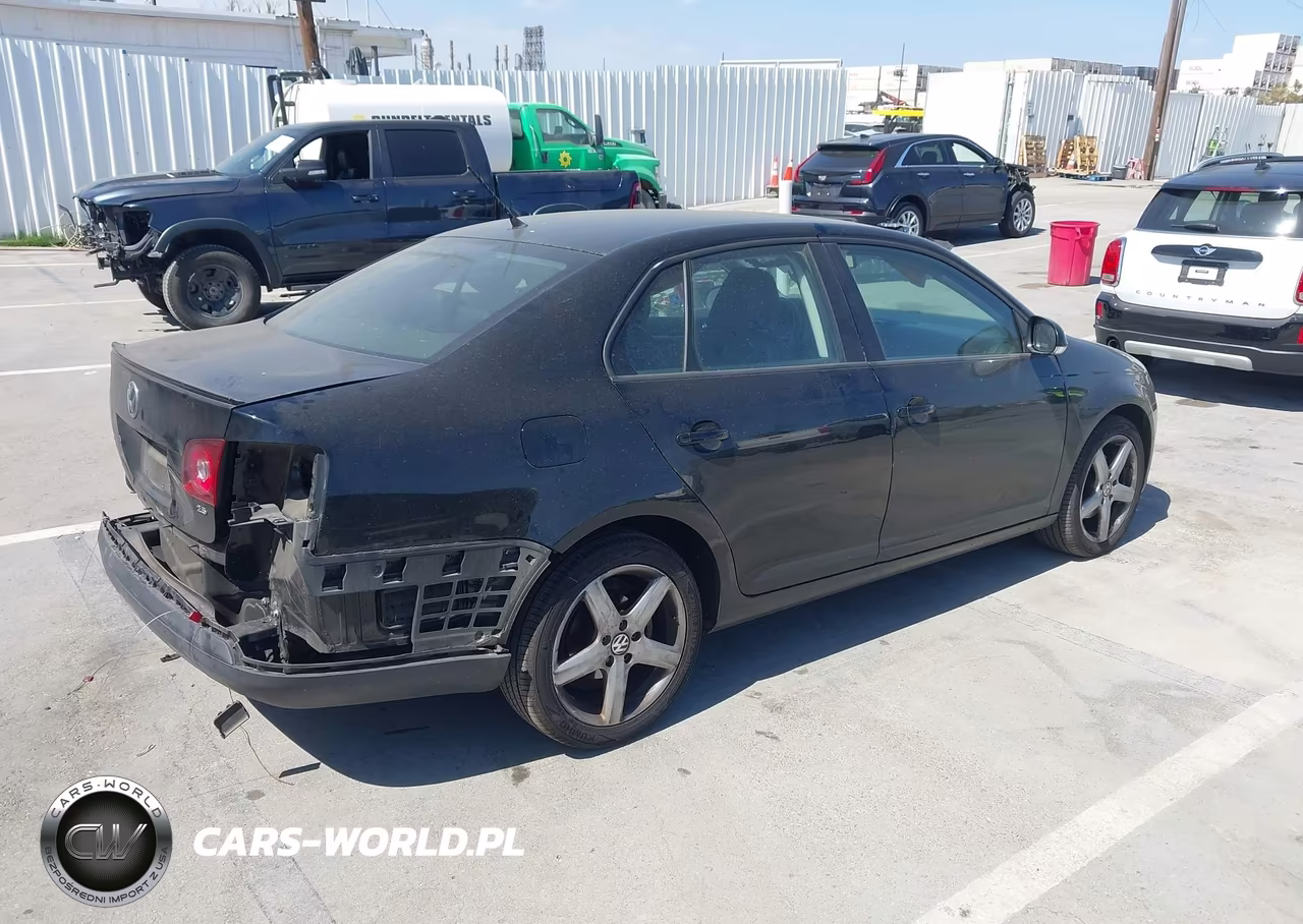 2010 Volkswagen Jetta Limited Edition VIN:3VWRZ7AJ4AM150945 - 4