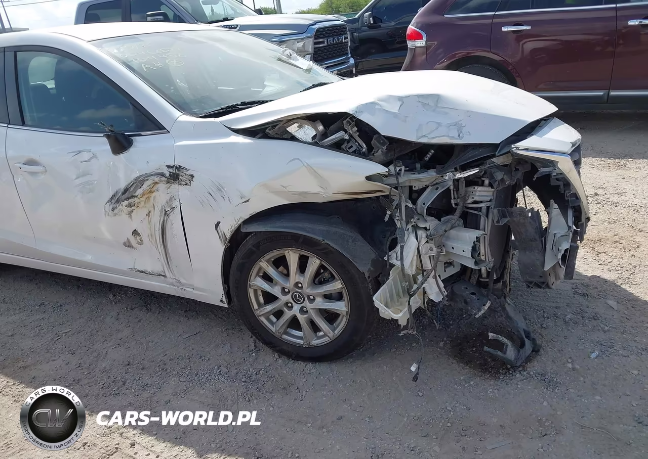 2014 Mazda Mazda3 I Touring VIN:3MZBM1V73EM104458 - 6