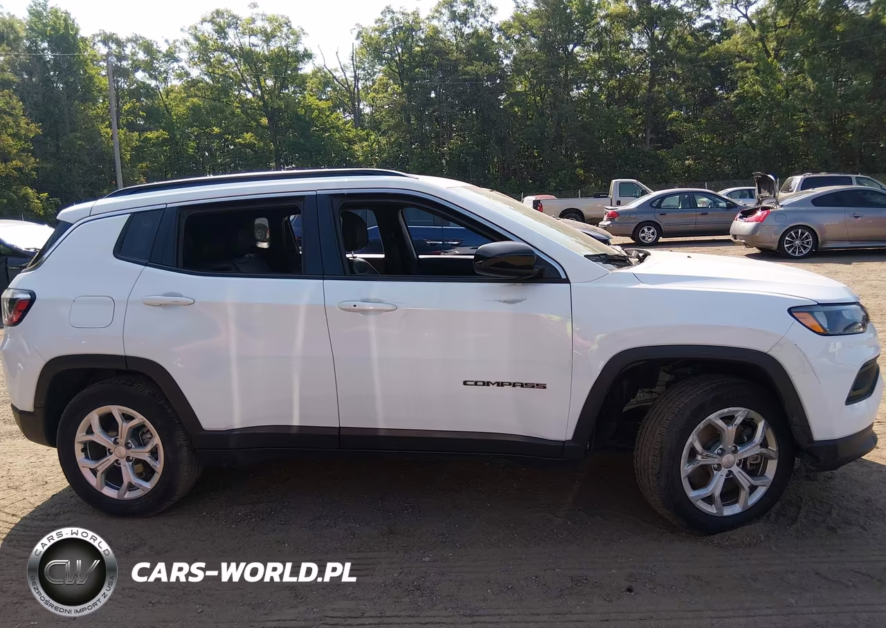 2024 Jeep Compass Latitude 4X4 VIN:3C4NJDBN0RT119542 - 12