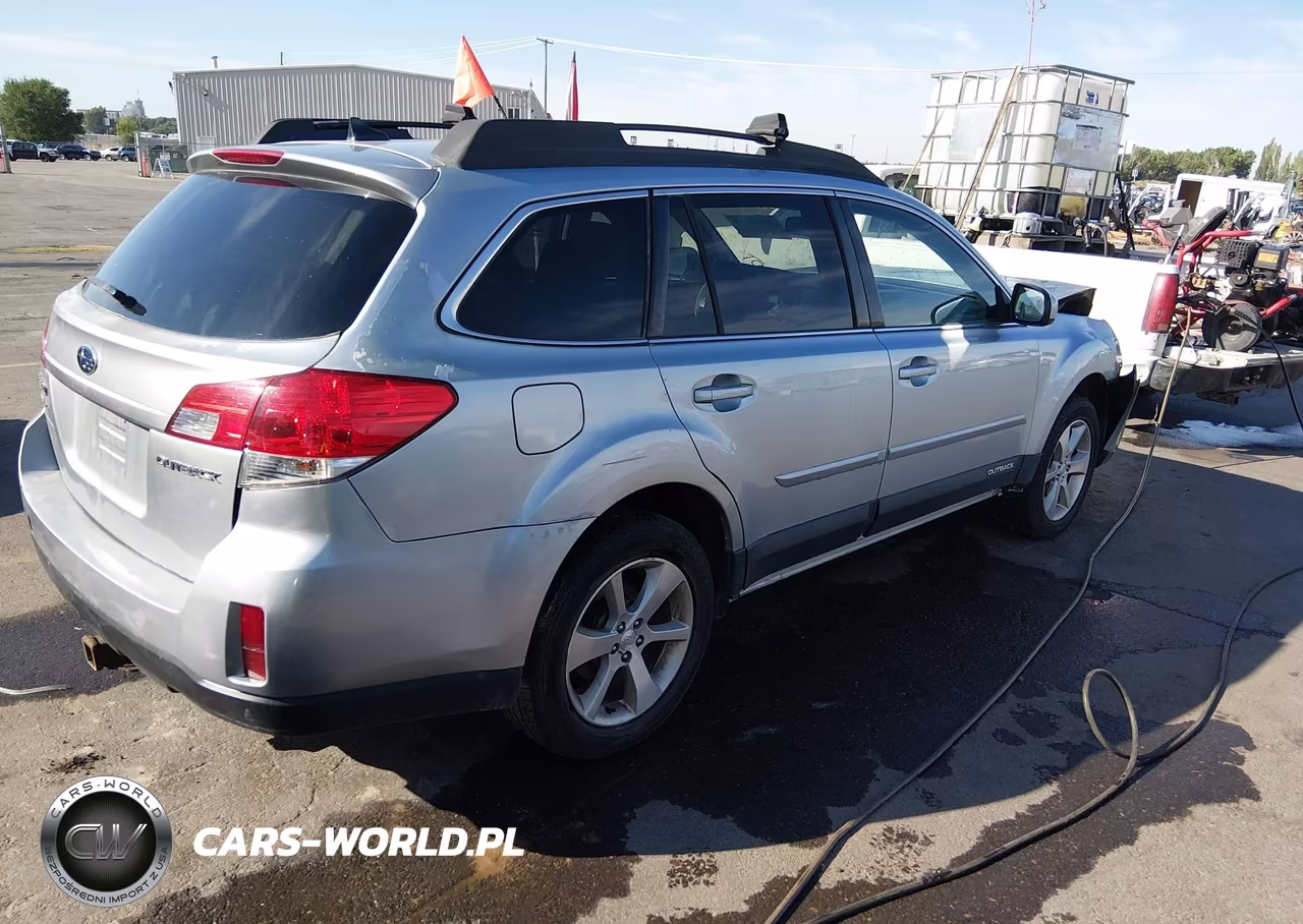 2013 Subaru Outback 2.5I Limited VIN:4S4BRCKC5D3216370 - 4