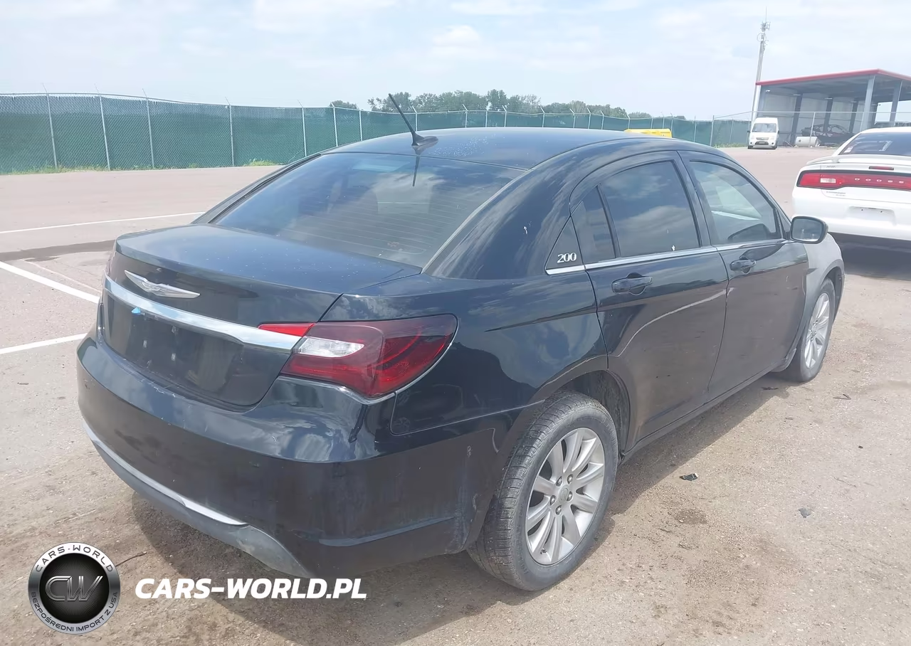 2012 Chrysler 200 Touring VIN:1C3CCBBB6CN287824 - 4