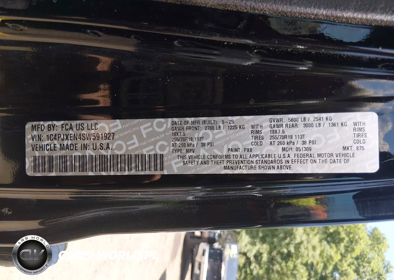 2025 Jeep Wrangler 4-Door Sahara 4X4 VIN:1C4PJXEN4SW591927 - 9