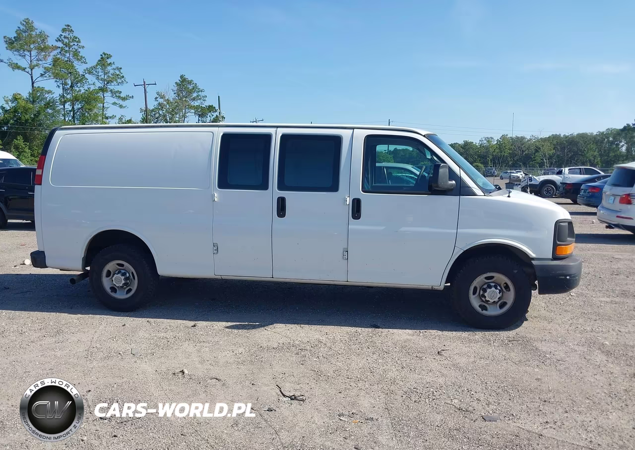 2015 Chevrolet Express 2500 Work Van VIN:1GCWGGCFXF1100835 - 13