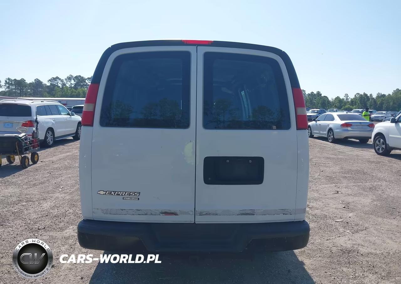 2015 Chevrolet Express 2500 Work Van VIN:1GCWGGCFXF1100835 - 16
