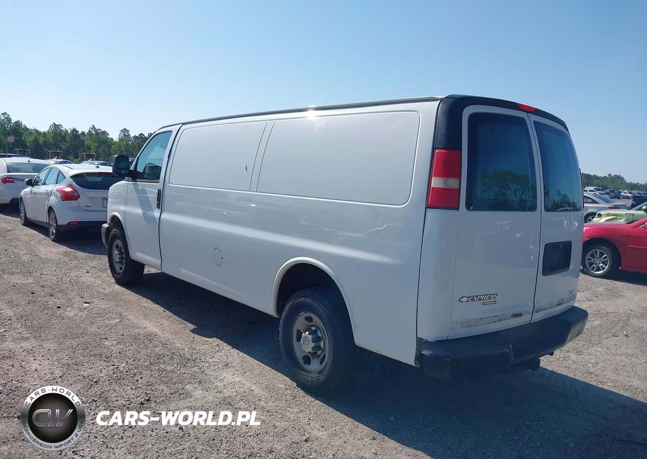 2015 Chevrolet Express 2500 Work Van VIN:1GCWGGCFXF1100835 - 3