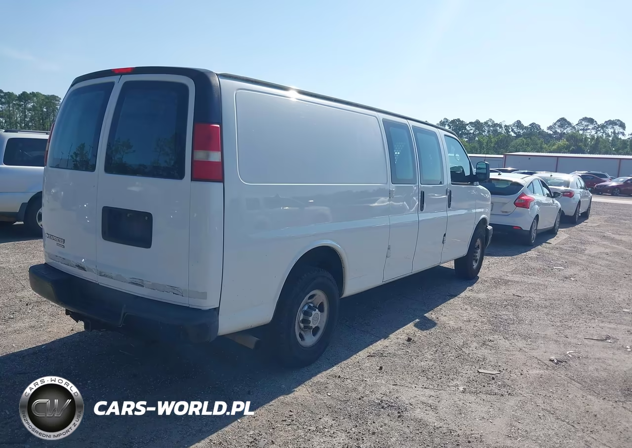 2015 Chevrolet Express 2500 Work Van VIN:1GCWGGCFXF1100835 - 4