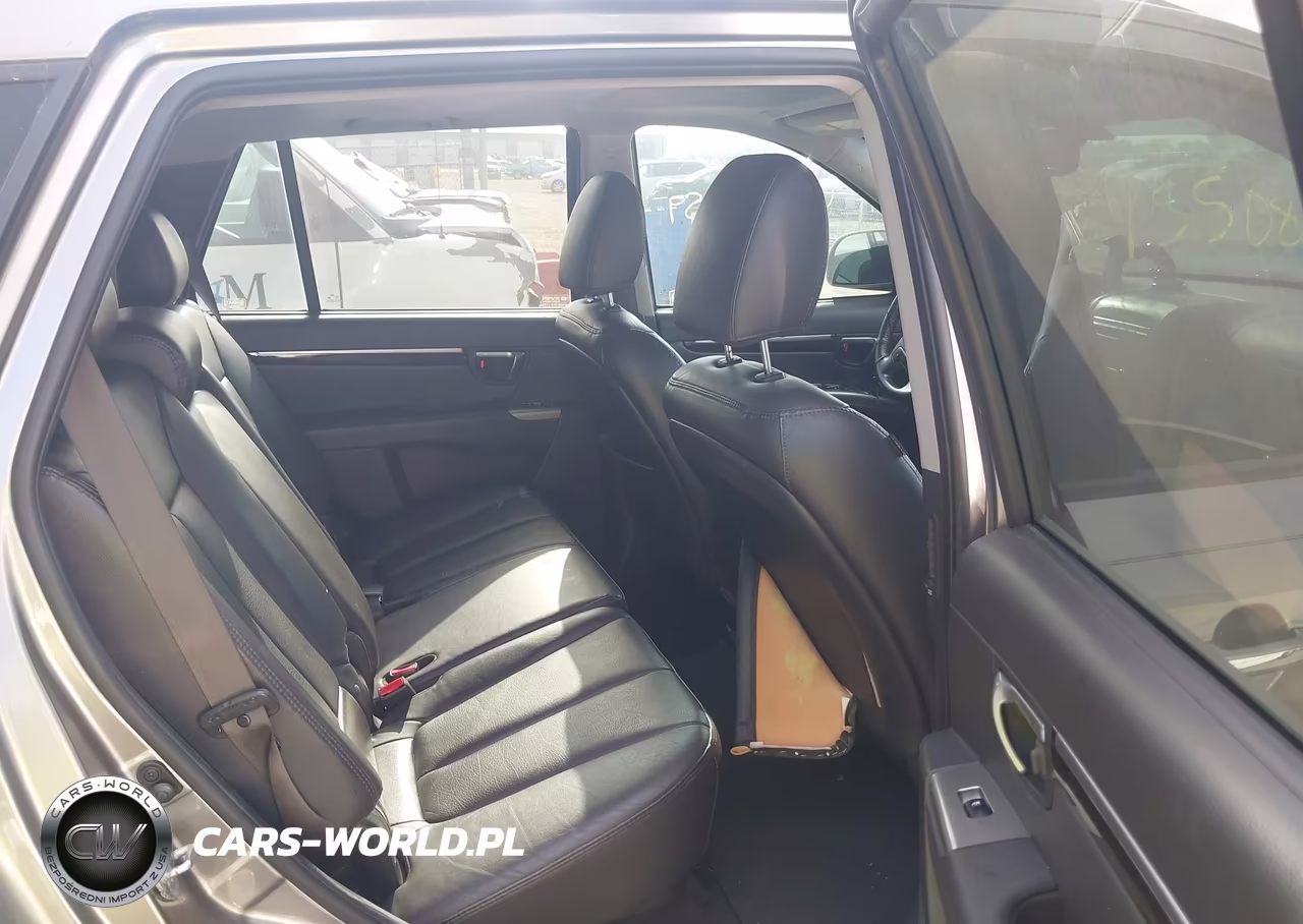 2012 Hyundai Santa Fe Limited V6 VIN:5XYZKDAGXCG156825 - 8