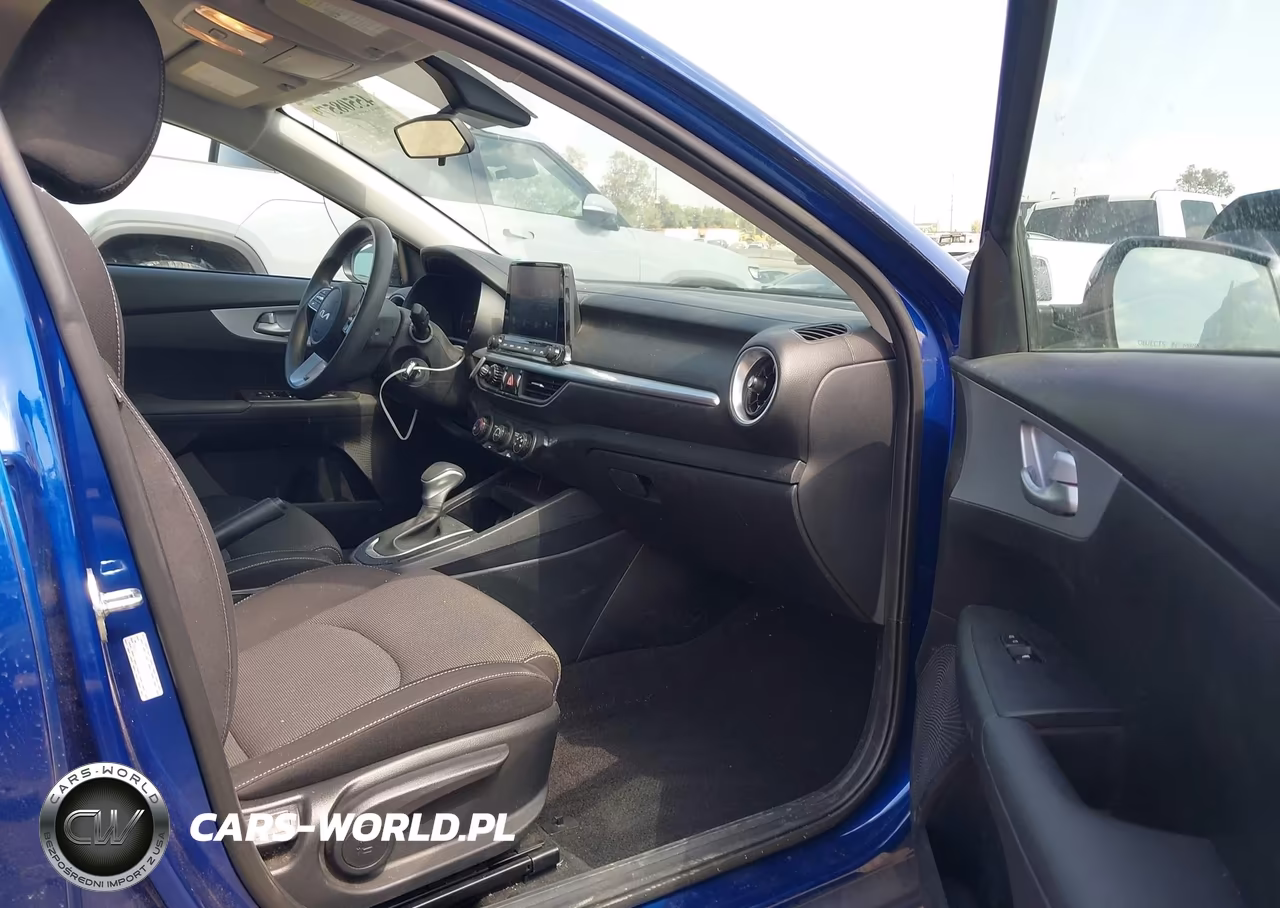2024 Kia Forte Lxs VIN:3KPF24AD9RE780145 - 5