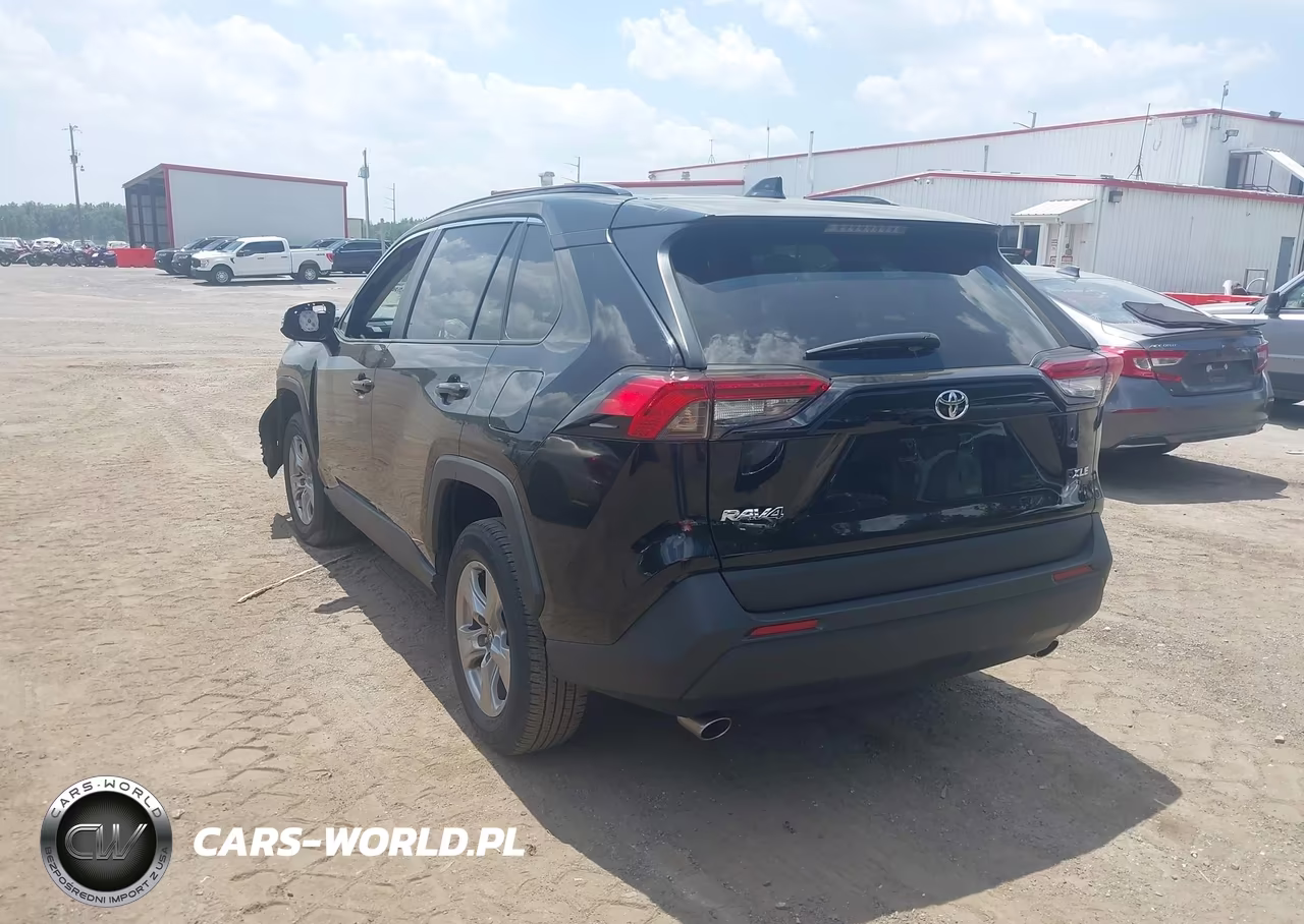 2025 Toyota Rav4 Xle VIN:2T3W1RFVXSC319629 - 3