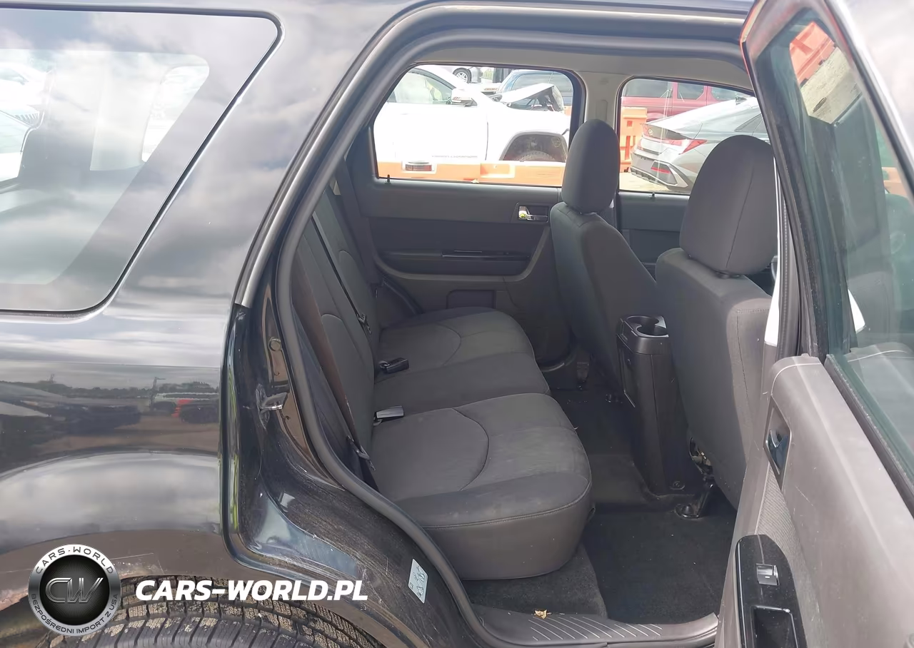 2011 Mazda Tribute I Sport VIN:4F2CY9C76BKM02342 - 8