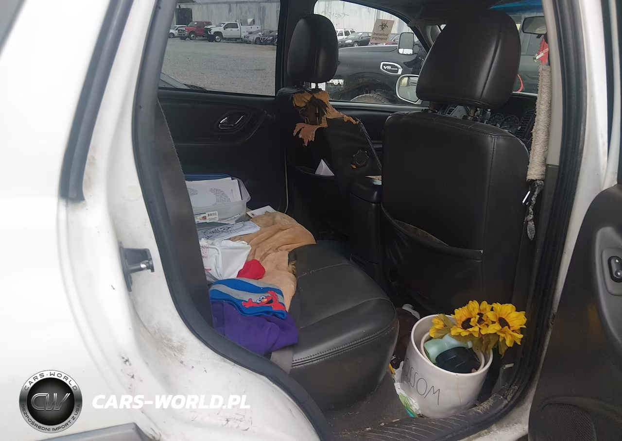 2005 Mazda Tribute S VIN:4F2YZ06175KM36526 - 8