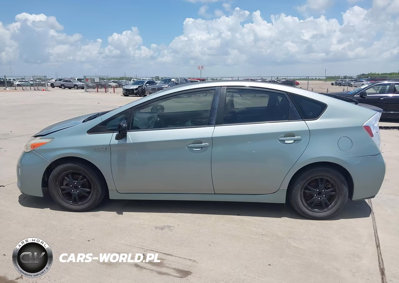 2014 Toyota Prius Two VIN:JTDKN3DU3E1752852 - 14