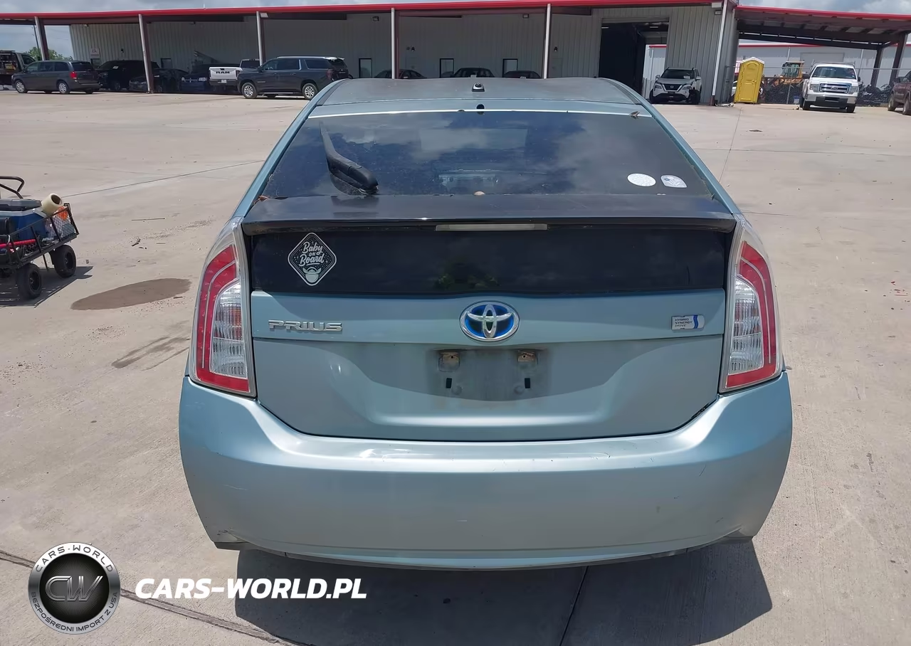 2014 Toyota Prius Two VIN:JTDKN3DU3E1752852 - 16