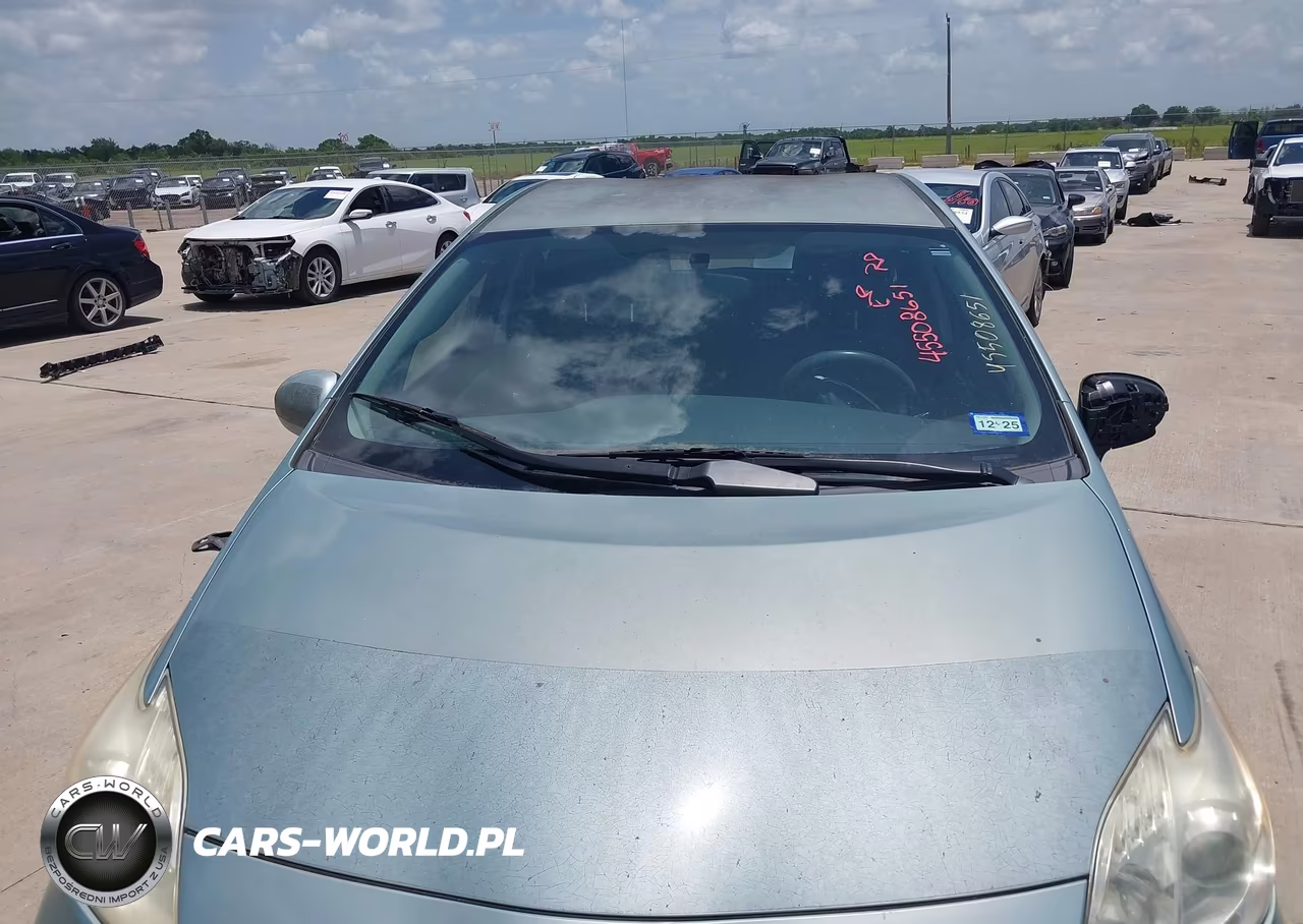 2014 Toyota Prius Two VIN:JTDKN3DU3E1752852 - 6