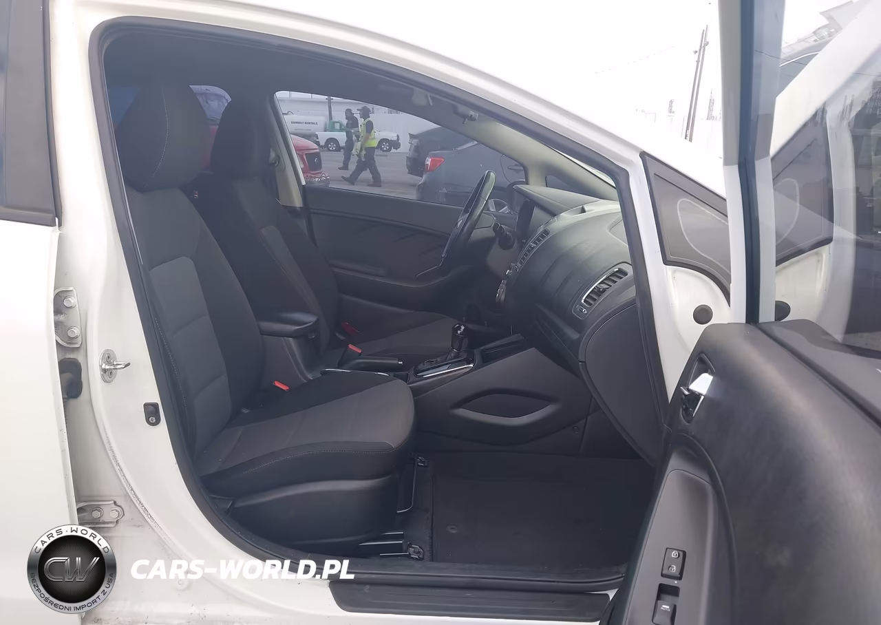 2018 Kia Forte S VIN:3KPFL4A78JE213694 - 5