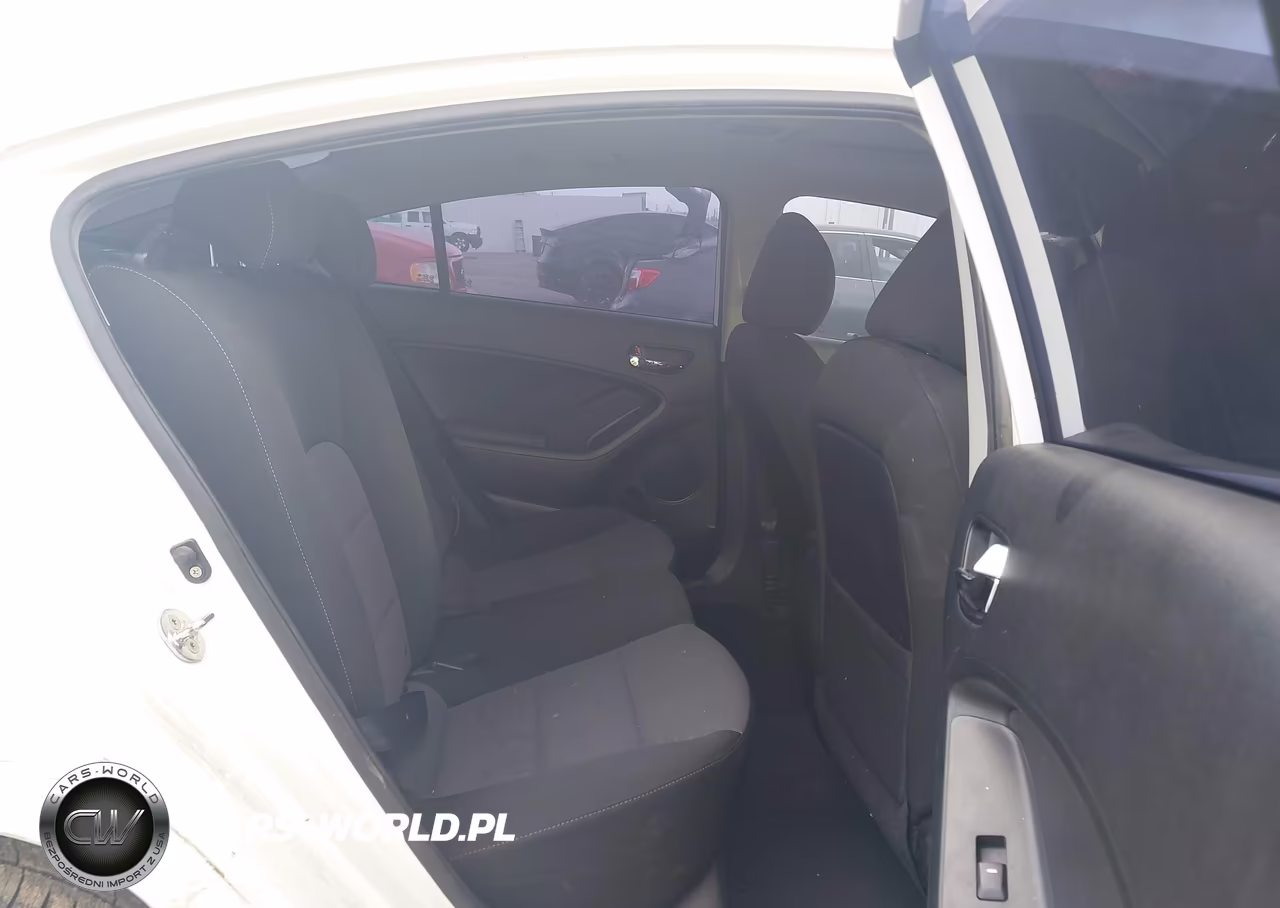 2018 Kia Forte S VIN:3KPFL4A78JE213694 - 8