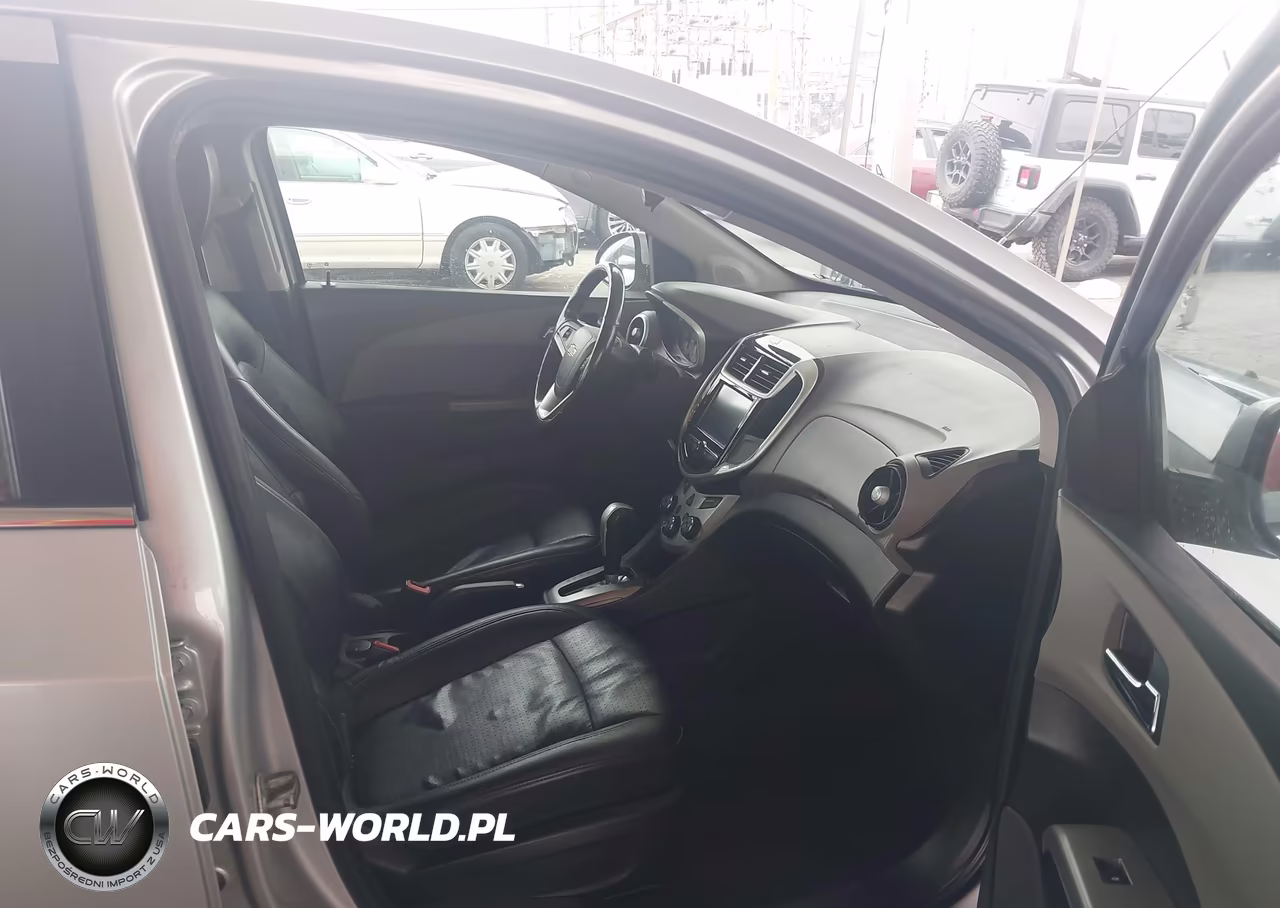 2017 Chevrolet Sonic Premier Auto VIN:1G1JF5SB4H4134358 - 5