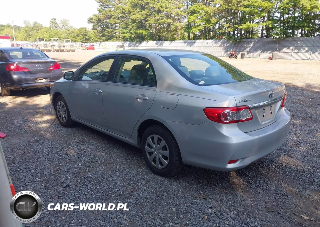 2011 Toyota Corolla Le VIN:JTDBU4EE7B9151554 - 3