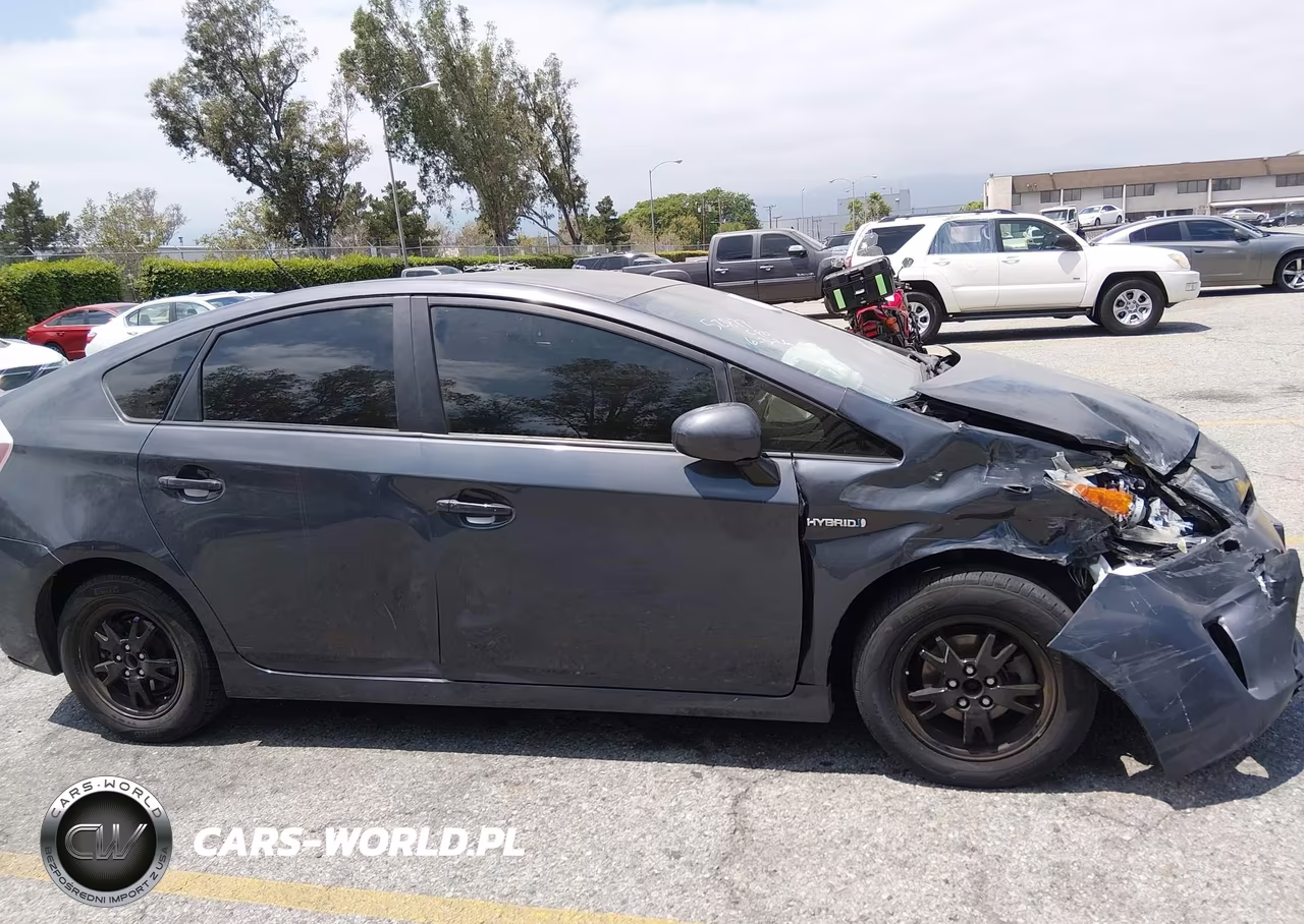 2015 Toyota Prius Two VIN:JTDKN3DU9F1927476 - 14