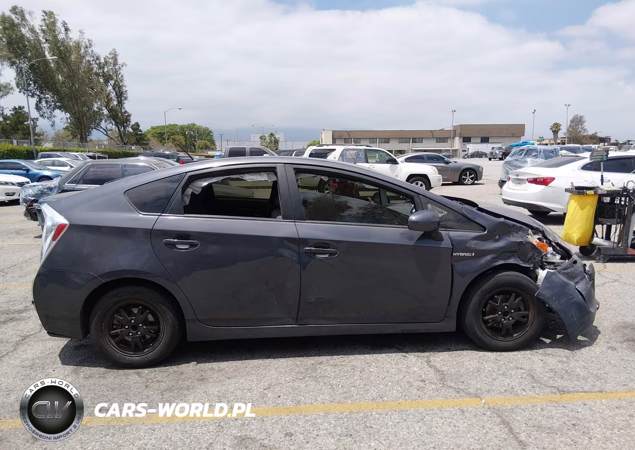 2015 Toyota Prius Two VIN:JTDKN3DU9F1927476 - 16